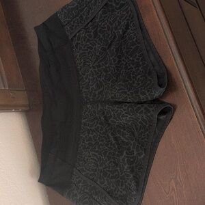 Lululemon Black Patterned Women's Shorts